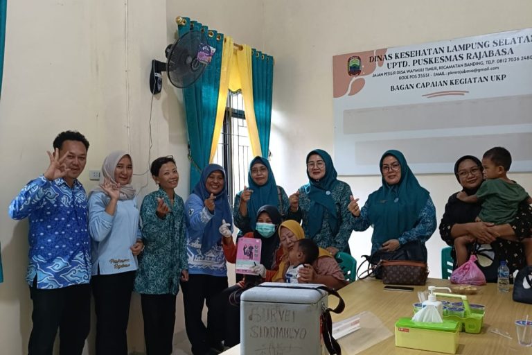 Dinkes dan TP PKK Lampung Selatan Kawal Pelaksanaan Imunisasi Kejar di Desa Pematang dan Desa Banding
